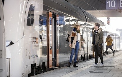 Die nordrhein-westfälischen Verkehrsunternehmen haben im ersten Quartal 2023 deutlich mehr Fahrgäste in Bussen und Stadtbahnen transportiert als im Vorjahreszeitraum, aber weniger als noch 2019.