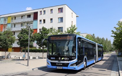 Neuer Hybridbus