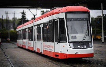 Neue FLEXITY-Straßenbahn für Duisburg - ausgestattet mit dem ODAS-System zur Kollisionsvermeidung.