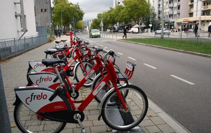 Fahrräder des Freiburger Fahrradverleihsystems Frelo