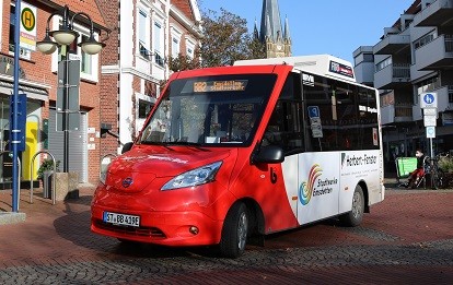 BürgerBus an der innerstädtischen Haltestelle Sparkasse (Bild: RVM)