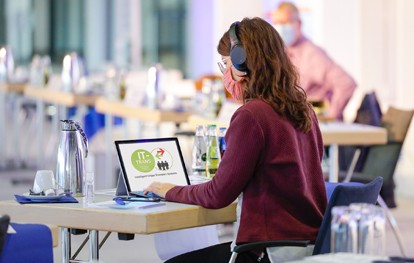 Referenten, Aussteller sowie Konferenz- und Fachmesseteilnehmer werden sich auf der IT-TRANS austauschen und das Konferenzprogramm sowie die Aussteller-Präsentationen im Rahmen der Fachmesse per Video verfolgen.