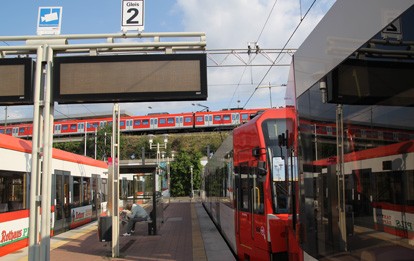 Wie schon beim ersten umfassenden Lockdown im März und April werden die Verkehrsunternehmen auch diesmal ihre Angebote weitestgehend aufrechterhalten, obwohl im ÖPNV erneut mit einem starken Fahrgastrückgang zu rechnen ist.