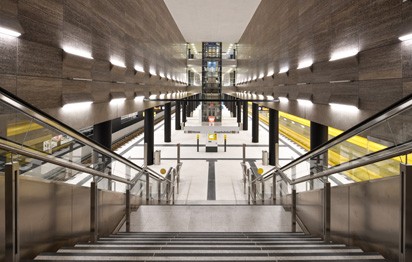 Am 4. Dezember 2020 haben die Berliner Verkehrsbetriebe (BVG) die neue Linie U5 in Betrieb genommen. Mit 22 Kilometern Streckenlänge zwischen Hönow und Hauptbahnhof ist sie ab sofort die zweitlängste U-Bahnlinie der Hauptstadt.