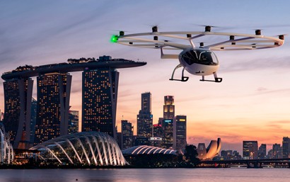 Nach zwei Jahren enger Zusammenarbeit mit der Stadt gab Volocopter die Zusage, Flugtaxidienste in Singapur zu etablieren. In Zusammenarbeit mit der Behörde für wirtschaftliche Entwicklung in Singapur (Economic Development Board, EDB) und der Zivilluftfahrtbehörde (Civil Aviation Authority of Singapore, CAAS) plant das Unternehmen, seine Flugtaxidienste in dem südasiatischen Stadtstaat innerhalb der nächsten drei Jahre zu realisieren.