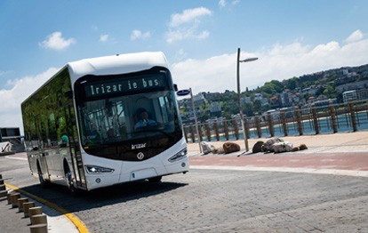 Die Hamburger Verkehrsbetriebe Harnburg-Hollstein GmbH (VHH) kaufen acht emissionsfreie Stadtbusse des Modells lrizar ie bus. Nach ICB Frankfurt und Rheinbahn Düsseldorf ist dies bereits der dritte Großauftrag aus Deutschland.