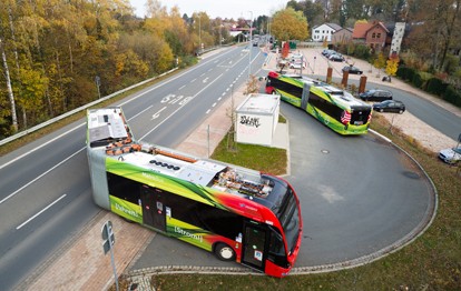Vor gut einem Jahr, am 5. Februar 2020, fiel der Startschuss für das neue Busnetz in Osnabrück – noch unter ganz anderen Vorzeichen. Trotz aller Corona-Einschränkungen sind die Fahrgäste sowohl mit dem aufgestockten Busnetz als auch mit den digitalen Ticket- und Infoangeboten sehr zufrieden.