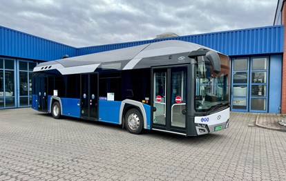 Nach dem Testeinsatz zweier Elektrobusse im November steht bei der NIAG jetzt ein Test mit einem Wasserstoffbus an. Ab Mittwoch (24. Februar) fährt der Bus mit der neuen Antriebstechnik für einige Tage im Linienbetrieb.