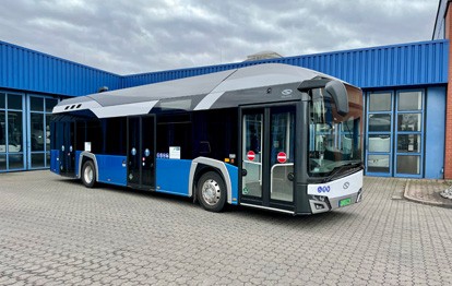 Nach dem Testeinsatz zweier Elektrobusse im November steht bei der NIAG jetzt ein Test mit einem Wasserstoffbus an. Ab Mittwoch (24. Februar) fährt der Bus mit der neuen Antriebstechnik für einige Tage im Linienbetrieb.