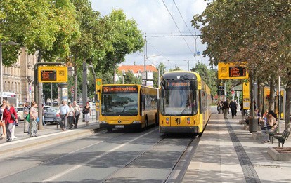 Bund und Länder haben sich auf einen Start des 49-Euro-Monatstickets im Nahverkehr zum 1. Mai geeinigt.