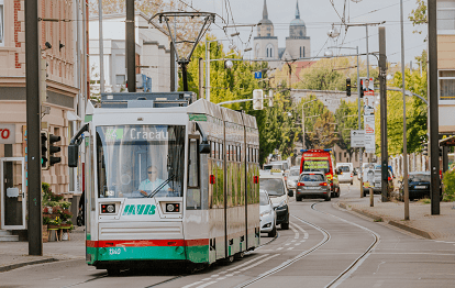 Straßenbahn der Linie 4 in Cracau (Bild: MVB / Stefan Deutsch)