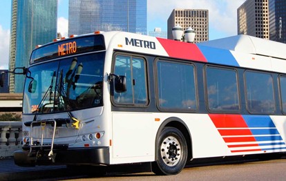 INIT wurde von der Metropolitan Transit Authority of Harris County (METRO) in Houston, Texas, damit beauftragt, ein innovatives ID-basiertes Fahrgeldmanagement-System für einen der größten Nahverkehrsdienstleister in den USA zu liefern und zu installieren.