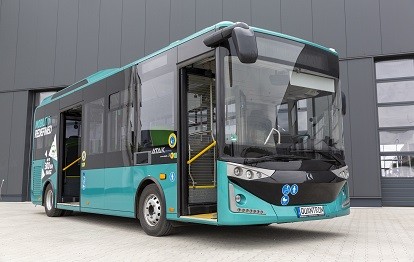 Der vollelektrische QUANTRON-Midibus Atak Electric (Bild: Quantron AG)