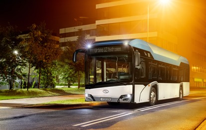 In einer Ausschreibung, die von der In-der-City-Bus, die für die Mobilität in Frankfurt sorgt, durchgeführt wurde, erhielt Solaris Bus & Coach den Zuschlag für die Lieferung von 13 Wasserstoffbussen. Die im Urbino 12 hydrogen eingesetzte Technologie sorgt für eine umweltfreundliche Fahrt dank der Versorgung mit elektrischer in einer Brennstoffzelle erzeugter Energie (mit einer Leistung von 70 kW).