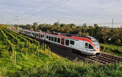 Die Linie RB10 „Rheingau-Linie“ wird weiterhin von der VIAS GmbH betrieben. Die Linie führt von Frankfurt über Wiesbaden Hauptbahnhof, dem Rheingau und Koblenz nach Neuwied.