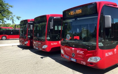 Der römische Verkehrsbetrieb Atac erhält 100 Mercedes-Benz Citaro hybrid. Die Stadtbusse werden in drei Tranchen zwischen Juni und Herbst dieses Jahres ausgeliefert.