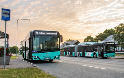 Vertreter von Solaris Bus & Coach und des estnischen Betreibers Aktsiaselts Tallinna Linnatransport (TLT) haben einen Vertrag über die Lieferung von 100 umweltfreundlichen, mit komprimiertem Erdgas (CNG) betriebenen Stadtbussen unterzeichnet. Bei den bestellten Fahrzeugen handelt es sich um 75 Urbino 12 und 25 Urbino 18-Gelenkbusse.