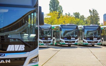 Die MVB investiert kräftig in ihre Busflotte und hat 26 neue Linienbusse gekauft – damit kann die Hälfte des Fuhrparks ausgetauscht werden. „Die neuen Busse sind notwendig, um ältere Fahrzeuge außer Dienst stellen zu können.