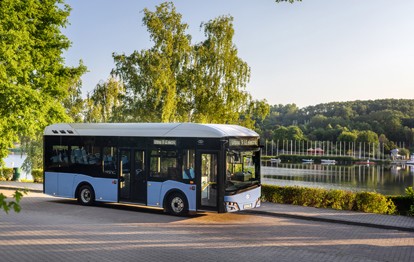 Am 30. September 2021 um 12:00 Uhr feierte der neue elektrische Solaris-Bus, der Urbino 9 LE electric, seinen Erstauftritt. Der Hersteller entschied sich erneut für eine Online-Premiere im interaktiven Format.