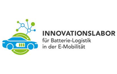 Mit dem „Innovationslabor für Batterie-Logistik in der E-Mobilität“ (kurz: InnoLogBat) forschen Wissenschaftlerinnen und Wissenschaftler des Fraunhofer-Instituts für Materialfluss und Logistik IML gemeinsam mit der Universität Leipzig, der Remondis Industrie Service GmbH & Co. KG, der Rhenus Automotive SE sowie der Mercedes-Benz Energy GmbH zur umweltschonenden Verwendung von Batterien in einer Kreislaufwirtschaft.