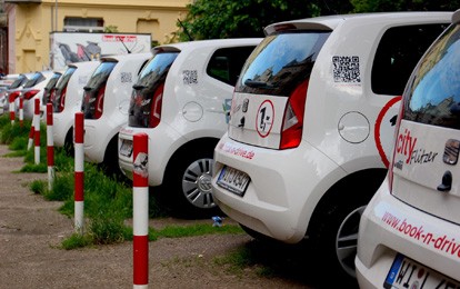 Die Bundesregierung will laut einem Medienbericht ein Sofortprogramm auflegen, um doch noch die Klimaschutzziele im Verkehrssektor zu erreichen. Dieses soll eine Reihe von Maßnahmen rund um E-Lkw, Infrastruktur und steuerliche Anreize umfassen.