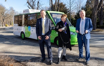 Von links StB-Geschäftsführer Gerhard Harer, Landesrätin Ursula Lackner und Landeshauptmann-Stellvertreter Anton Lang (Bild: Harry Schiffer)