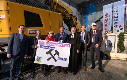 Von links nach rechts: Pfarrer Artur Stepien, Wiener Linien-Geschäftsführer Günter Steinbauer, Tunnelpatin Susanne Drapalik, Öffi-Stadtrat Peter Hanke, Pfarrer Michael Wolf, Vorstand PORR Jürgen Raschendorfer, Vorstand STRABAG Siegfried Wanker. Bild: Wiener Linien / Gritsevskaja