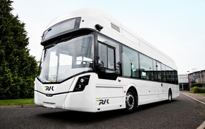 Die Regionalverkehr Köln GmbH (RVK) hat in einer ersten Beschaffungsphase eine Bestellung von bis zu 100 wasserstoffbetriebenen Brennstoffzellen-Hybridbussen ausgelöst. Diese wurden durch die zuletzt bekanntgegebene Förderung durch das Bundesministerium für Digitales und Verkehr ermöglicht.