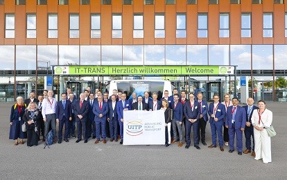 Delegation des Weltverbands UITP während der Fachmesse IT-Trans in Karlsruhe (Bild: Karlsruher Messe- und Kongress GmbH / Jürgen Rösner)