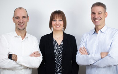 Michael Kujas, der Gründer des Mobility-Softwarespezialisten eos.uptrade, hat den CEO-Staffelstab zum 1. Juni an seinen Nachfolger Mathias Hüske übergeben. Dieser führt das Geschäft nun gemeinsam mit CFO Babette Röder.