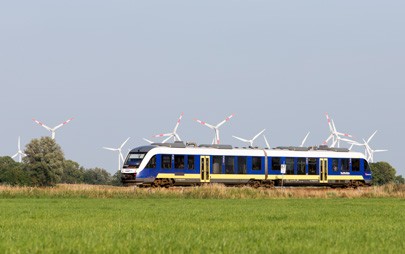 Das Forschungsprojekt „Automatisiert fahrende Regionalzüge in Niedersachsen“ geht in die nächste Phase. Gemeinsam mit dem Deutschen Zentrum für Luft- und Raumfahrt (DLR) und der TU Berlin entwickelt Alstom technische Lösungen, um den Schienenpersonenverkehr in Deutschland schrittweise zu digitalisieren.