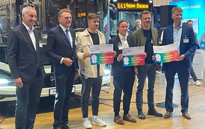 Bei der VDV-Elektrobuskonferenz und Fachmesse ElekBu wurde am 13.7.2022 erstmals der vom VDV initiierte E-Bus-Sound, der künftig einheitlich auf deutschen Straßen zu hören sein soll, in einem neuen E-Bus implementiert und über die AVAS-Lautsprecher ausgespielt.
