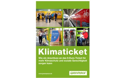 Ein Klimaticket für maximal einen Euro pro Tag kann Haushalte um mehrere Hundert Euro pro Monat entlasten und gleichzeitig bis zu 6 Millionen Tonnen CO2 einsparen, zeigt eine Greenpeace-Kalkulation.