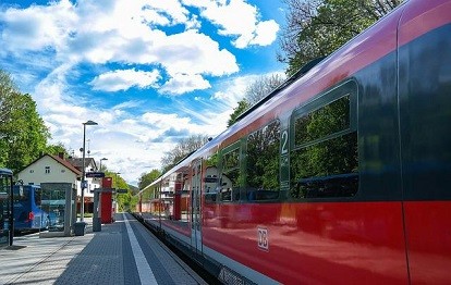Die Gewerkschaft Deutscher Lokomotivführer (GDL) hat der Deutschen Bahn (DB) heute Nachmittag – zwei Tage vor der nächsten Verhandlungsrunde – einen Streikbeschluss übermittelt.
