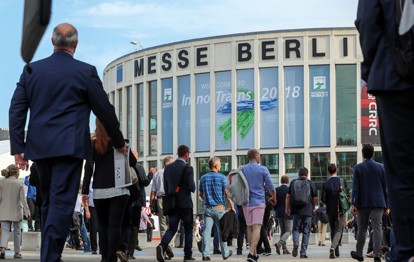 Die Ausstellungsfläche der InnoTrans vom 20. bis 23. September 2022 in Berlin ist (Stand 9. Juni 2022) zu 95 % ausgebucht. Die Fachbesucher erleben über 100 Fahrzeuge auf dem Gleis- und Freigelände sowie 12 Busse auf dem Bus Display. Darunter sind viele Innovationen und Weltneuheiten.