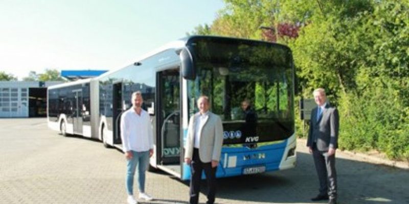 Die Kraftverkehrsgesellschaft Braunschweig (KVG) hat den Kauf von 23 Hybrid- sowie einem Diesel-Low-Entry-Bus ausgeschrieben. Nach Abschluss des Vergabeverfahrens geht der Auftrag mit einem Gesamtwert von rund 6,2 Millionen Euro nun an MAN Truck & Bus.
