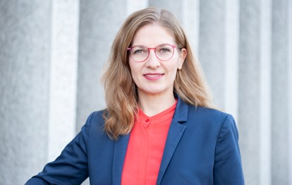 Sarah Stark wird zum 1. März 2023 Hauptgeschäftsführerin des Verbandes der Bahnindustrie in Deutschland (VDB).