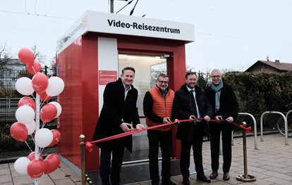 Mit einer kleinen Feierlichkeit nahm das Eisenbahnverkehrsunternehmen Abellio am Donnerstag, den 17. November, das neue Video-Reisezentrum für Bahnreisende in Apolda in Betrieb.