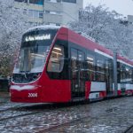 Erste Nürnberger Avenio-Straßenbahn im Fahrgastbetrieb