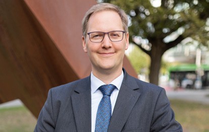 Johannes Gregor wird zum 1. Juni 2023 neuer Geschäftsführer der HEAG mobilo in Darmstadt. Er wurde dem Aufsichtsrat des Unternehmens am 6.12.2022 vorgestellt.