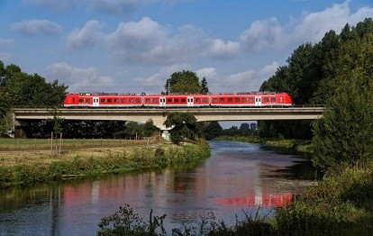 DB Regio mit Triebwagen der Baureihe ET 1440 (Bild: Deutsche Bahn AG / Marcus Henschel)