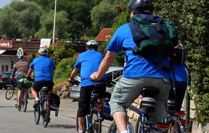 Europäische und deutsche Fahrradverbände begrüßen den heute von EU-Verkehrskommissarin Adina Vălean in Sevilla präsentierten Vorschlag für die „European Cycling Declaration“. Die Erklärung soll als „strategischer Kompass für bestehende und künftige politische Maßnahmen" dienen, um „das volle Potenzial des Radverkehrs in der Europäischen Union auszuschöpfen".