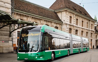 Wiesbadens Mobilitätsdienstleister ESWE Verkehr wird im Juni 2023 für zwei Wochen einen 25-Meter-Doppel-Gelenkbus testen. Ziel des zweiwöchigen Tests ist es, die Alltagstauglichkeit eines 25 Meter langen Doppel-Gelenkbusses im Straßennetz der Landeshauptstadt zu prüfen.