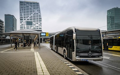 Die ÖPNV-Betreibergesellschaften QBuzz und OV-bureau Groningen Drenthe haben sich für die Anschaffung von 35 Gelenkbussen des Typs Mercedes-Benz eCitaro G mit vollelektrischem Antrieb entschieden.