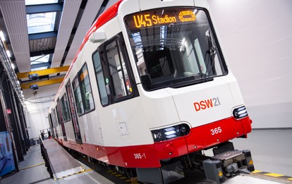 DSW21 hat für seine neuen Stadtbahnwagen (»B-Wagen-Projekt«) in Berlin den ZfK-NachhaltigkeitsAWARD in Silber erhalten. Die Fahrzeuge und das hinter dem Projekt stehende Gesamtkonzept wurden in der Kategorie »Mobilität« mit dem zweiten Preis ausgezeichnet.