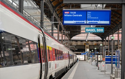 Um die Schweizer Bahnhöfe für Reisende und Kunden so sicher und angenehm wie möglich zu gestalten, will die SBB die Personenflüsse im Bahnhof besser kennen. Dazu dient ein Kundenfrequenzmesssystem, das die SBB schon seit mehr als zehn Jahren an größeren Bahnhöfen einsetzt.