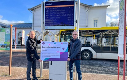 WestVerkehr hat mit einer Förderung von go.Rheinland bereits elf Haltestellen im Kreis Heinsberg mit insgesamt 18 modernen Dynamischen Fahrgastinformationssystemen (DFI) ausgestattet. Noch ein weiterer neuer DFI-Anzeiger wird zu einem späteren Zeitpunkt in Betrieb genommen.