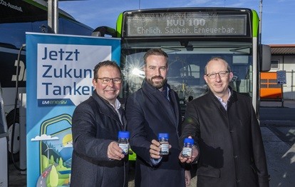 Hermann Häckl (Albus Salzburg Geschäftsführer), Landeshauptmann-Stellvertreter Stefan Schnöll, Andreas Steiner (Prokurist, Leikermoser). Bild: Albus / wildbild / Herbert Rohrer