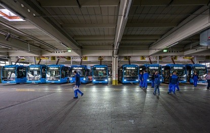 Ladetest mit Elektrobussen in Wagenhalle 1 (Bild: Stadtwerke Münster GmbH)