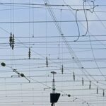 Bahnindustrie bildet erfolgreich Fachpersonal für Elektrifizierung der Schiene aus